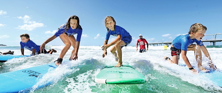 enfants, cours, surf, surfer, mer, vagues, vague, océan, soleil