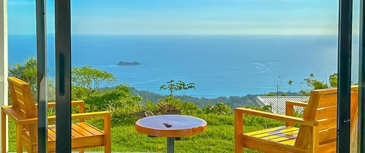 Canavida Resort Uvita - terrasse avec deux chaises vue sur mer